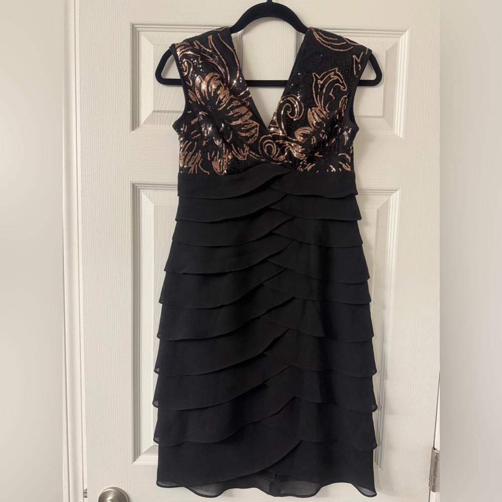 Dressbarn Women’s Black Sleeveless V-Neck Tiered Gold Sequins Cocktail Dress